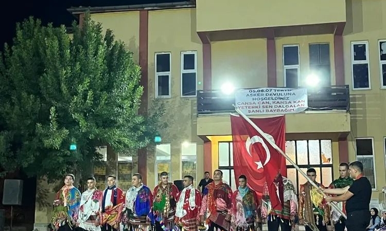 Kütahya Gediz Akçaalan Mahallesi’nde 300 Yıllık gelenek; Asker eğlenceleri!
